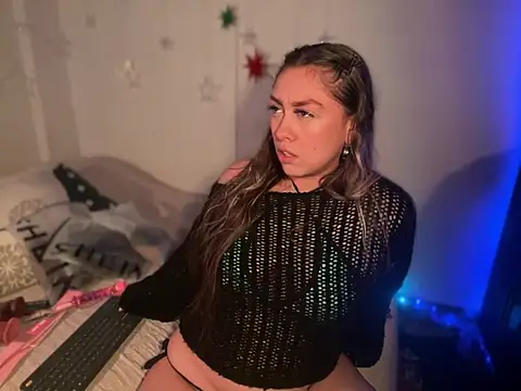 Im sophiie online show from January 4, 9:00 am