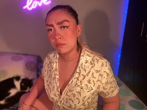 Im sophiie online show from January 11, 5:41 am