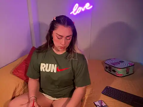 Im sophiie online show from January 26, 5:56 am