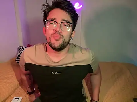 Im sophiie online show from January 27, 9:02 am