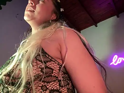 Im sophiie online show from January 29, 7:15 am