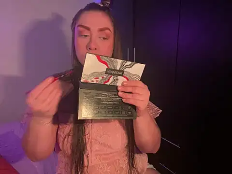 Im sophiie online show from February 6, 5:57 am