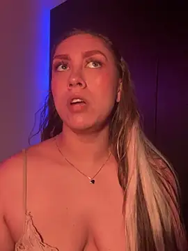 Im sophiie online show from February 13, 8:59 am