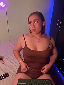 Im sophiie online show from February 14, 9:13 am