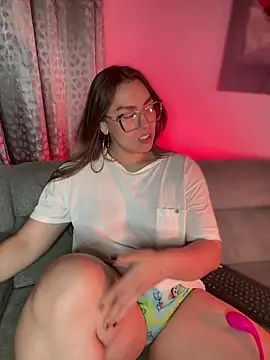 Im sophiie online show from March 11, 9:13 am