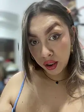 Im sophiie online show from March 16, 6:20 am