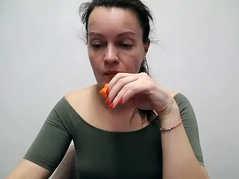 LoveNBloom online show from December 1, 7:14 pm