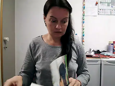 LoveNBloom online show from January 8, 7:56 pm