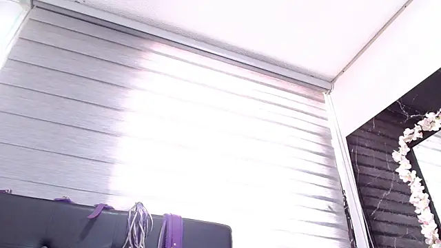 Snapshot of VIOLETTA-HOT chatting on January 29, 2:10 pm VIOLETTA-HOT online show from January 29, 2:10 pm