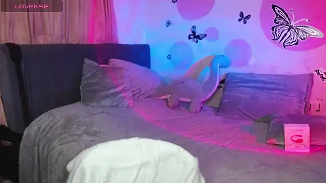 Snapshot of Cata_cortes chatting on February 25, 2:14 am Cata cortes online show from February 25, 2:14 am