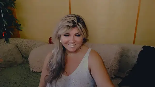 Snapshot of Malena_Mi chatting on March 13, 1:29 pm Malena Mi online show from March 13, 1:29 pm