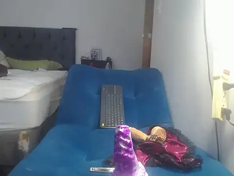 Snapshot of angellsexx20 chatting on February 5, 9:07 pm angellsexx20 online show from February 5, 9:07 pm