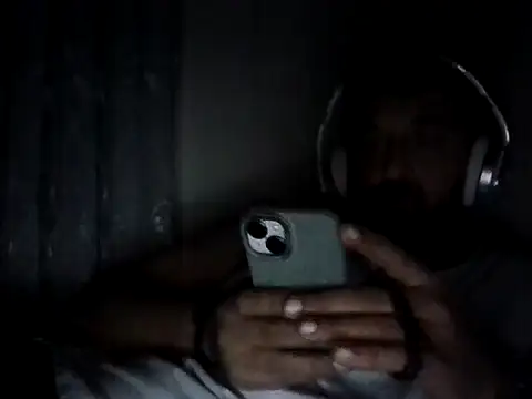 Snapshot of Ca414 chatting on November 9, 11:25 pm Ca414 online show from November 9, 11:25 pm