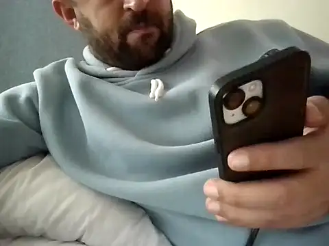 Snapshot of Ca414 chatting on March 1, 6:15 am Ca414 online show from March 1, 6:15 am