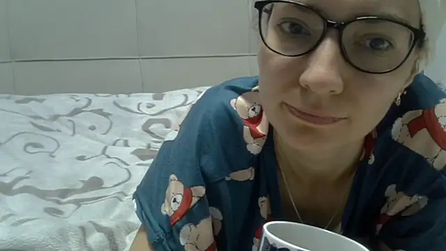 Ashleyspice online show from April 13, 5:46 am