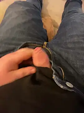 Snapshot of Joeangus87 chatting on December 15, 2:08 am Joeangus87 online show from December 15, 2:08 am