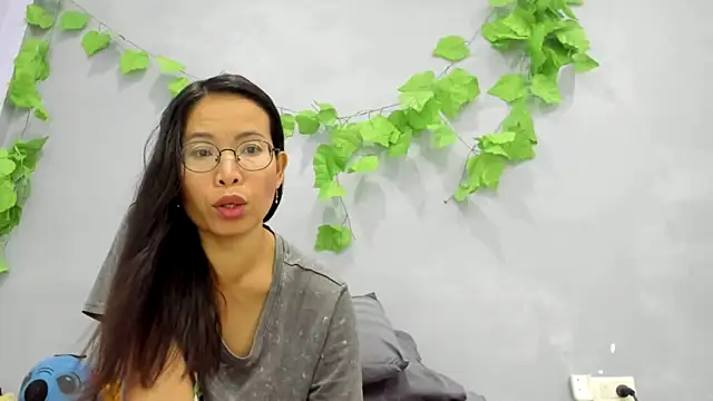 loveley jenny online show from April 9, 11:15 am