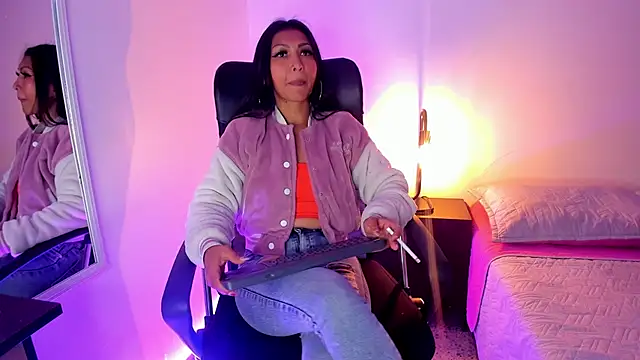 Tracy lambo online show from January 30, 3:00 am