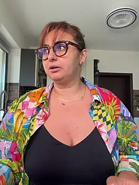 Snapshot of AnneKane chatting on May 30, 6:21 am AnneKane online show from May 30, 6:21 am