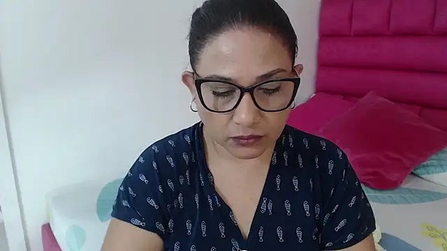Katha Marck online show from May 25, 12:55 pm