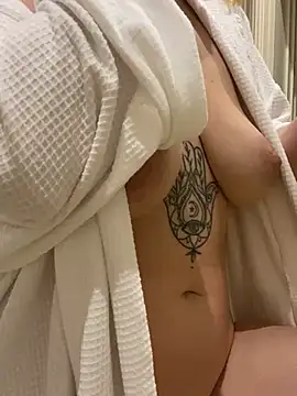 Amazoniiaa online show from January 25, 2:03 pm