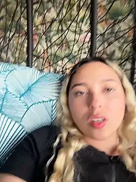 Irisweet  online show from March 6, 9:00 pm