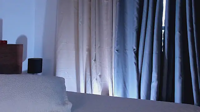 SaraVergara online show from March 8, 8:35 pm