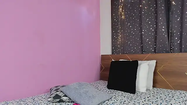 SaraVergara online show from March 9, 2:21 pm