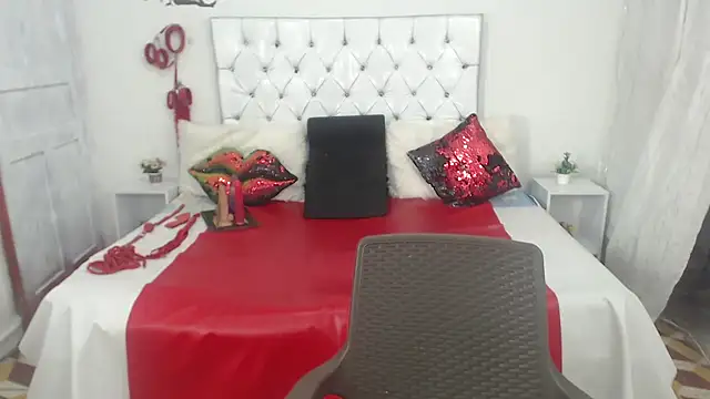 Sweetbigcatt online show from February 13, 4:08 am