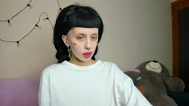 Snapshot of FlowerOfSin2001 chatting on September 12, 12:49 pm FlowerOfSin2001 online show from September 12, 12:49 pm