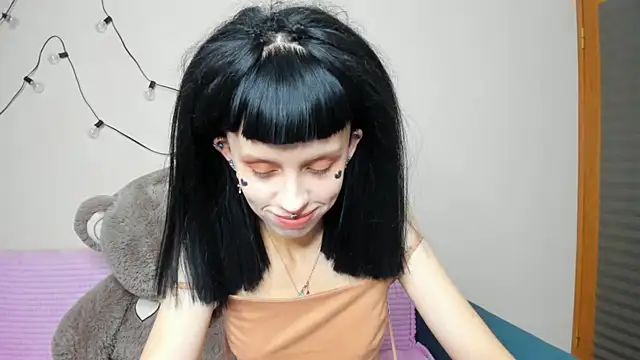 Snapshot of FlowerOfSin2001 chatting on September 13, 3:12 pm FlowerOfSin2001 online show from September 13, 3:12 pm