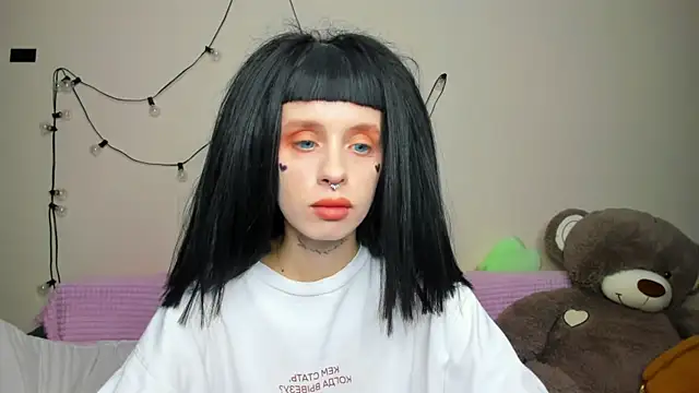 Snapshot of FlowerOfSin2001 chatting on September 14, 5:56 pm FlowerOfSin2001 online show from September 14, 5:56 pm