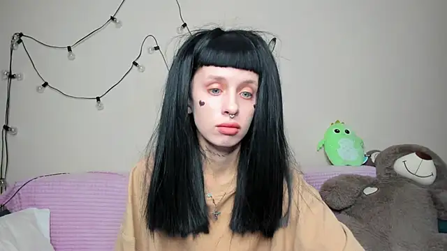 Snapshot of FlowerOfSin2001 chatting on September 21, 4:30 pm FlowerOfSin2001 online show from September 21, 4:30 pm