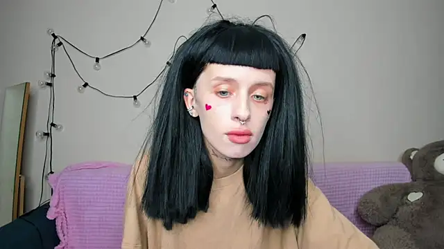 Snapshot of FlowerOfSin2001 chatting on October 1, 2:45 pm FlowerOfSin2001 online show from October 1, 2:45 pm