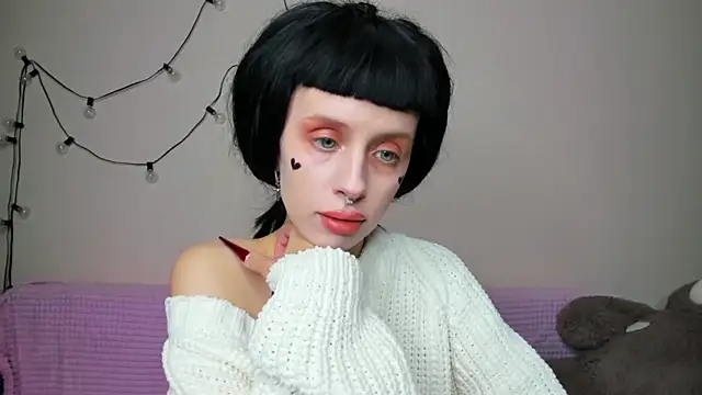 Snapshot of FlowerOfSin2001 chatting on October 10, 2:49 pm FlowerOfSin2001 online show from October 10, 2:49 pm