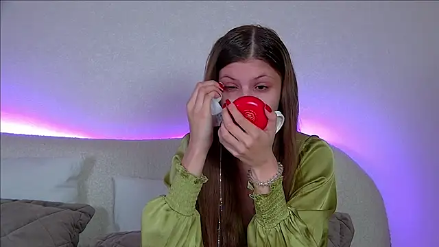 AudreyBarlow online show from March 7, 6:35 am