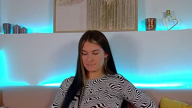 RachelSimpson online show from March 2, 6:30 pm