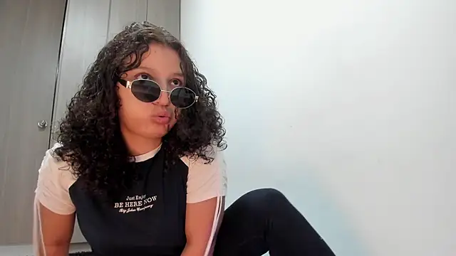 Snapshot of Cositarica_ chatting on October 6, 1:41 pm Cositarica online show from October 6, 1:41 pm