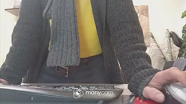 Snapshot of der_dino30 chatting on December 25, 10:50 am der dino30 online show from December 25, 10:50 am