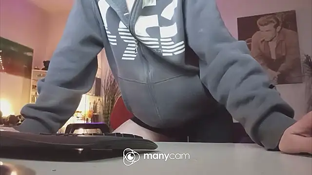 Snapshot of der_dino30 chatting on January 14, 3:47 pm der dino30 online show from January 14, 3:47 pm