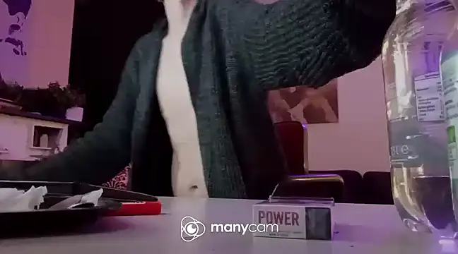 Snapshot of der_dino30 chatting on March 22, 2:59 am der dino30 online show from March 22, 2:59 am