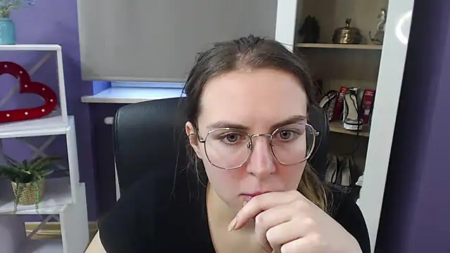 Zoey Erotic online show from January 14, 8:52 am