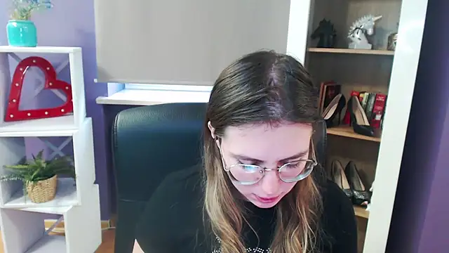 Zoey Erotic online show from February 20, 9:11 am