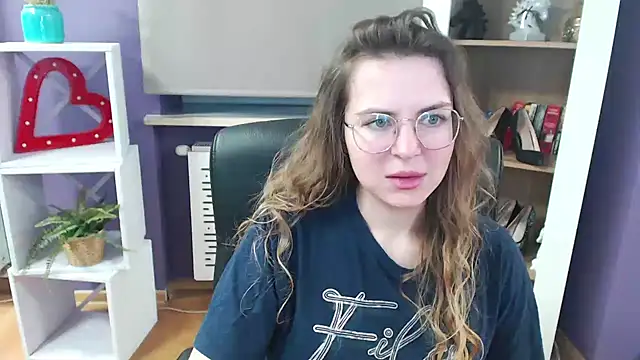 Zoey Erotic online show from February 28, 5:37 am