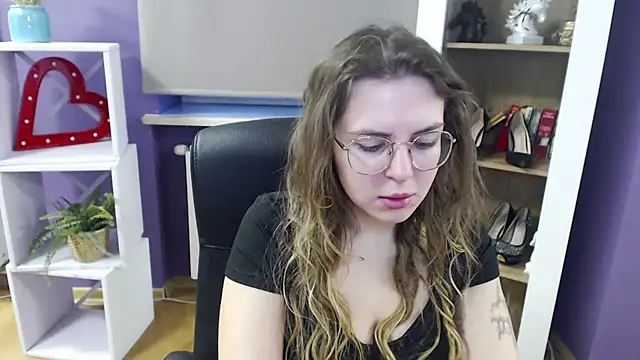 Zoey Erotic online show from March 5, 5:40 am