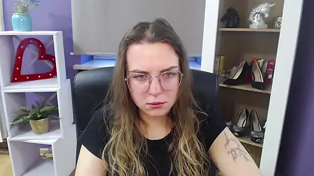 Zoey Erotic online show from March 21, 5:43 am