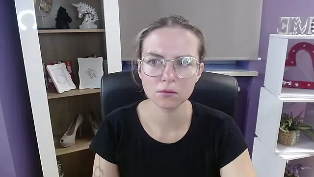 Zoey Erotic online show from September 23, 4:37 am