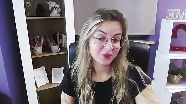 Zoey Erotic online show from September 30, 4:28 am