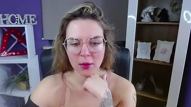 Zoey Erotic online show from January 8, 5:32 am