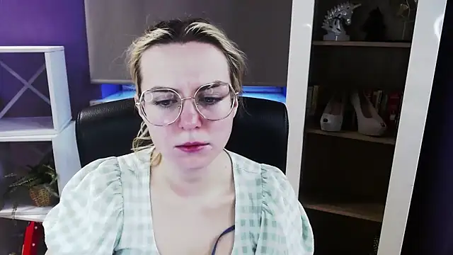 Zoey Erotic online show from March 23, 5:33 am